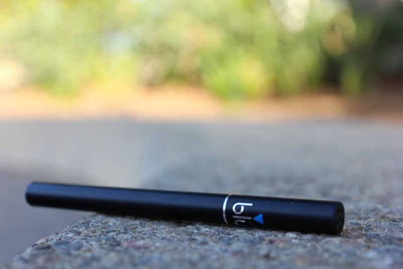 boutique-FREJUS-min_e_cigarette_vaping_blu_cigs_blu_electronic_cigarette_tobacco_cigarette_smoke-637061